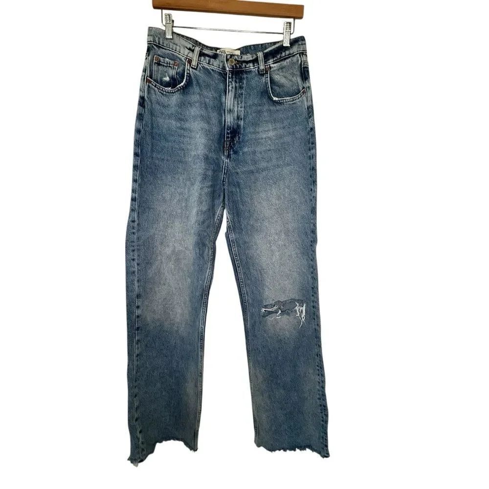 Zara wide leg distressed high rise jeans size 10